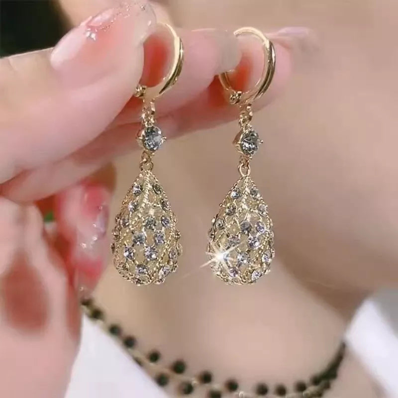 Fashionable Diamond Water Drop Earrings