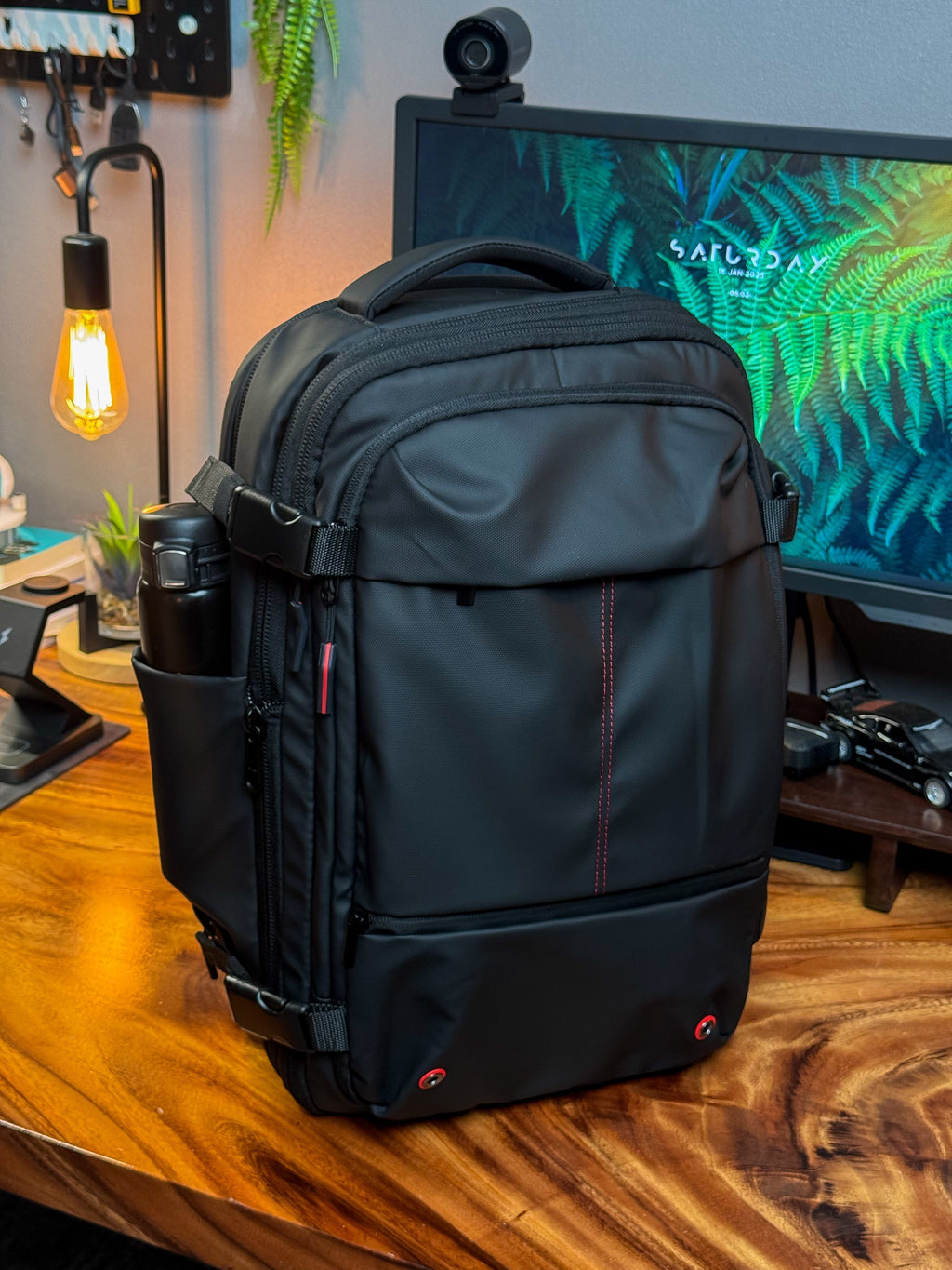 17" Laptop Backpack with Vacuum Compression Lightweight and Spacious