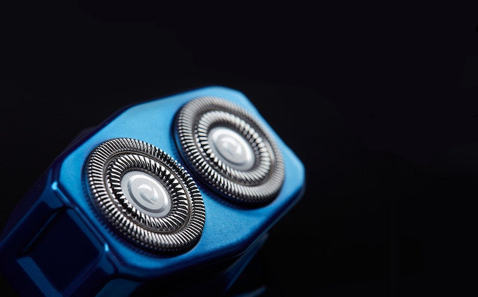 LuxRazor Elite Travel Razor | Compact magnetic design for effortless shaving on the go