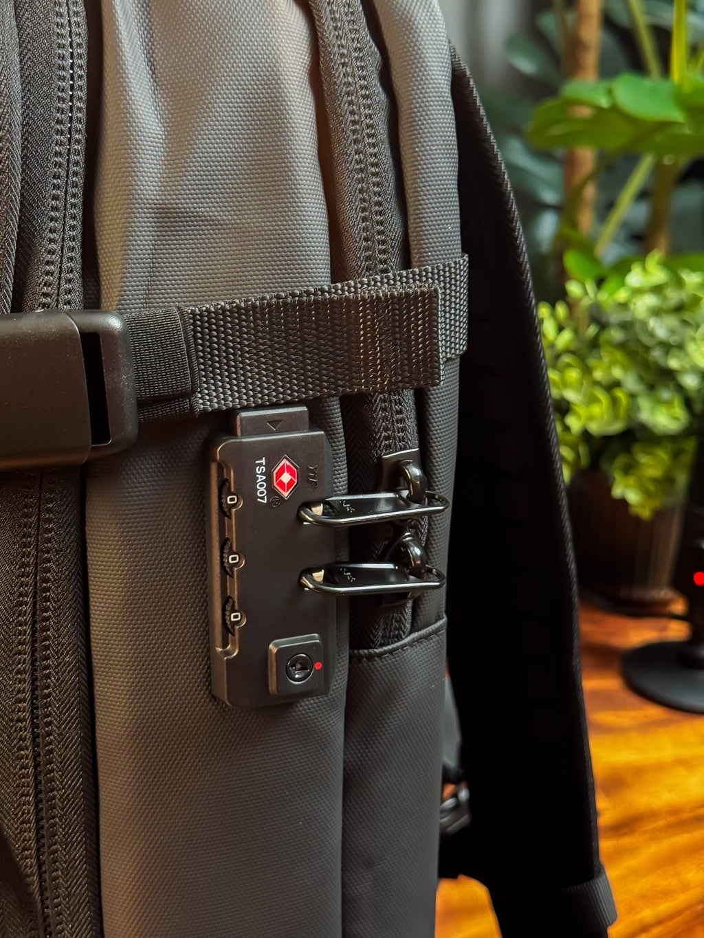 17" Laptop Backpack with Vacuum Compression Lightweight and Spacious