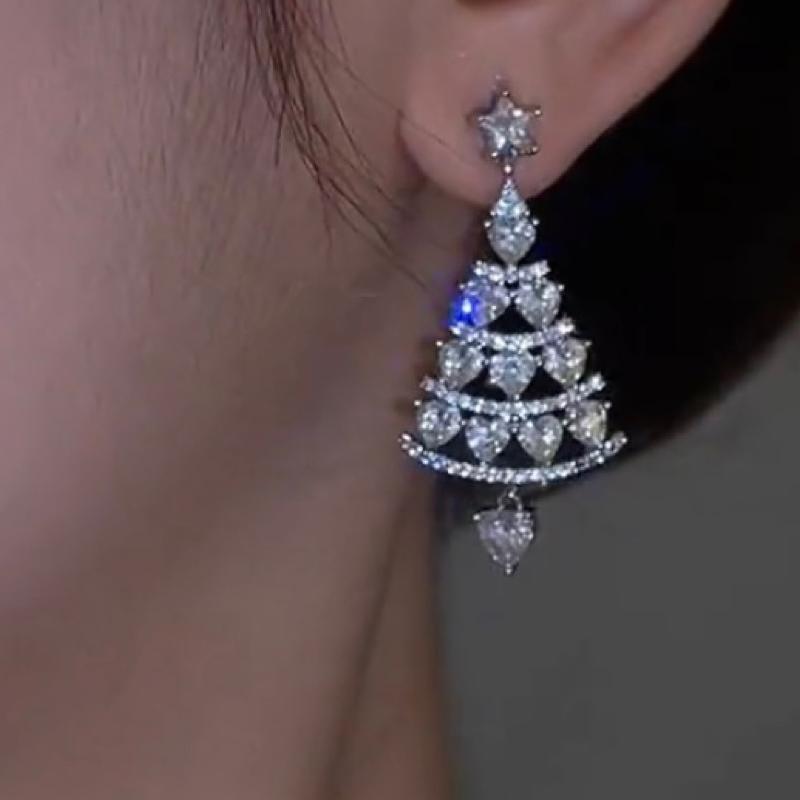 Christmas tree earrings (One pair)
