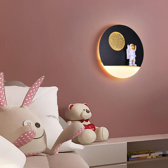 Contemporary Creative Iron Resin Round Astronaut LED Wall Light Lamp for Bedroom