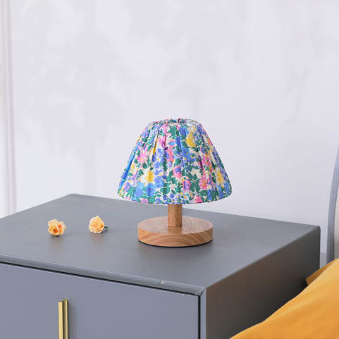 Modern Minimalist Creative Iron Flower Shape 1-Lamp Table Lamp