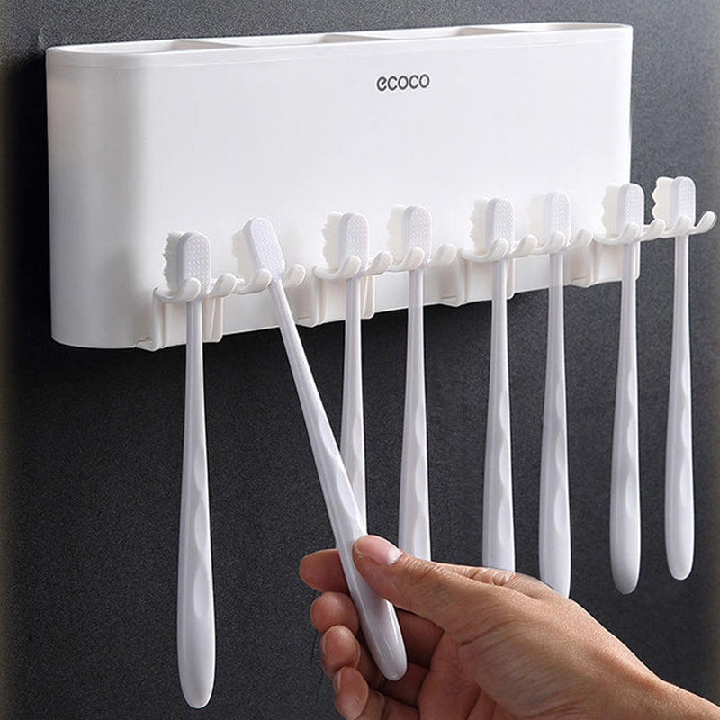 Gap-free toothbrush holder