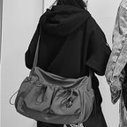 UrbanLiner Nylon Messengerbag – Black Shoulder Bag with Zipper for Daily Use