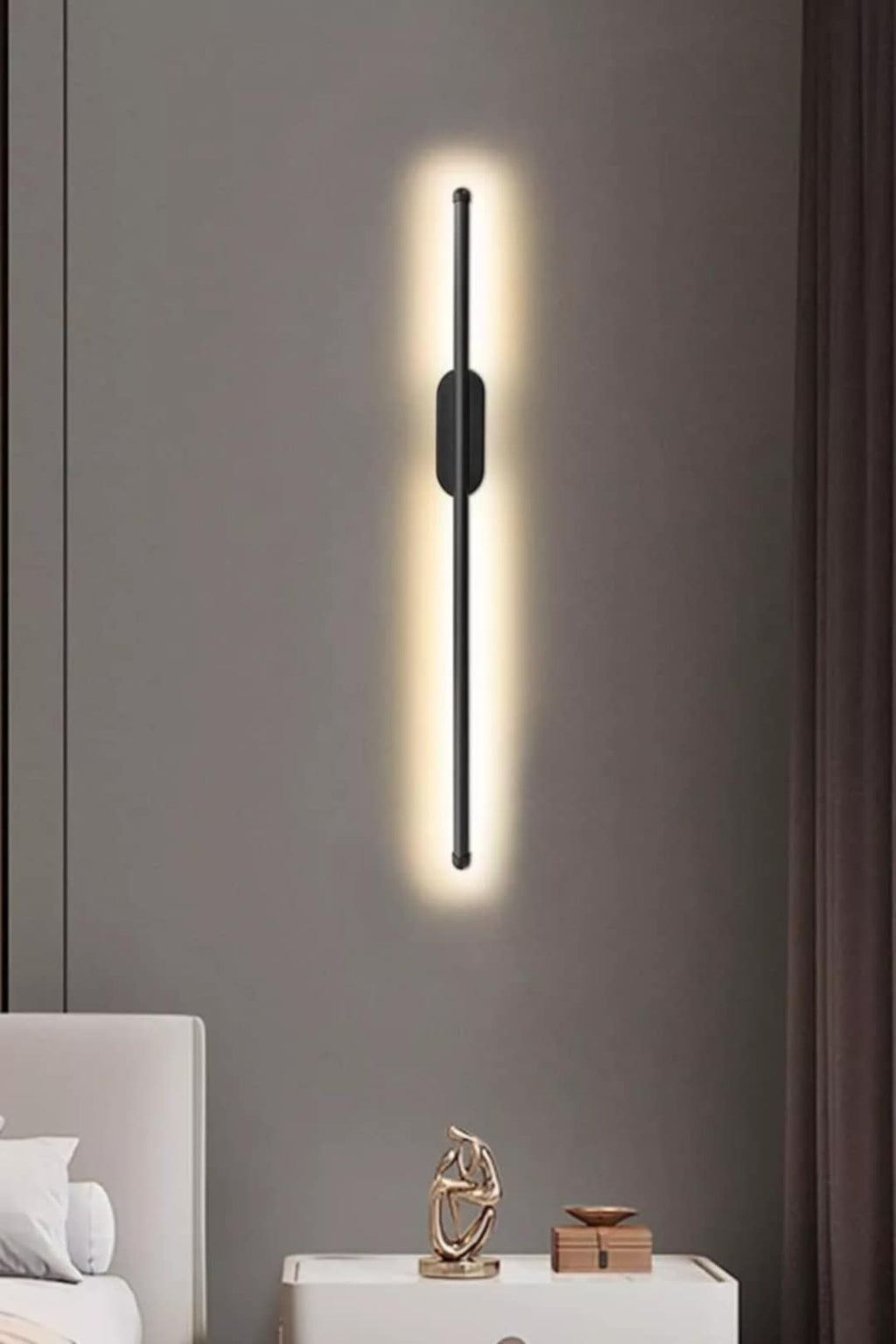 Elegant wall lighting with simple shapes