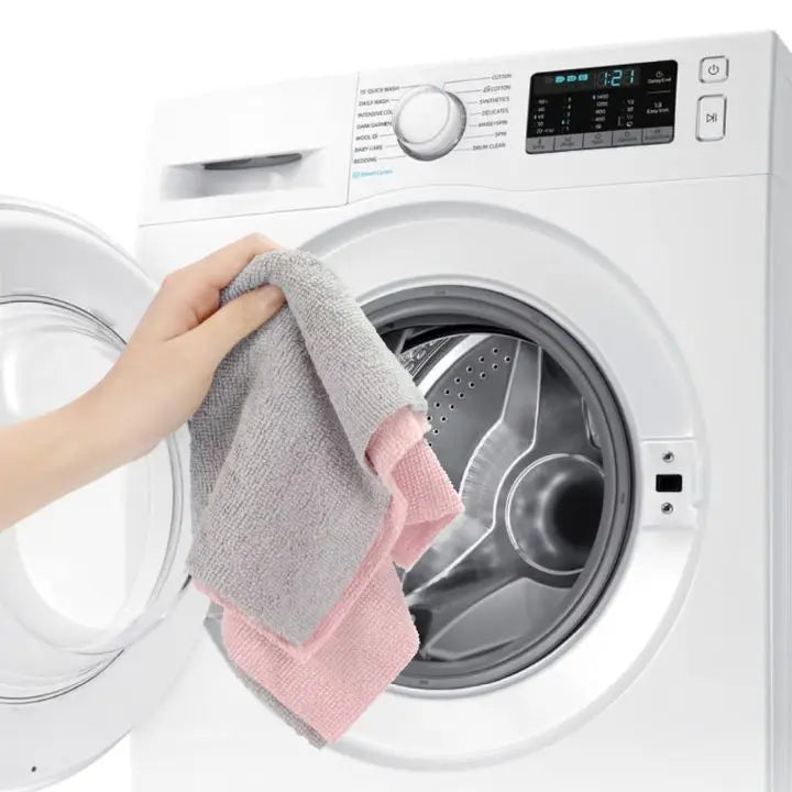 1 Roller Reusable Microfiber Cloths (20 Sheets) – Absorbent & Eco-Friendly