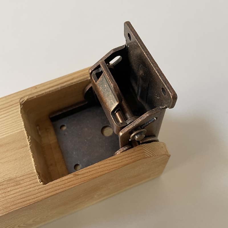 Saker 90 Degree Self-Locking Folding Hinge Corrosion-Resistant Invisible Connector