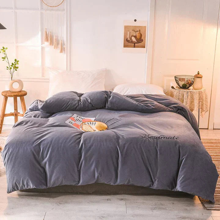 Bedding - Cozy fleece bedding for an unparalleled sleeping experience