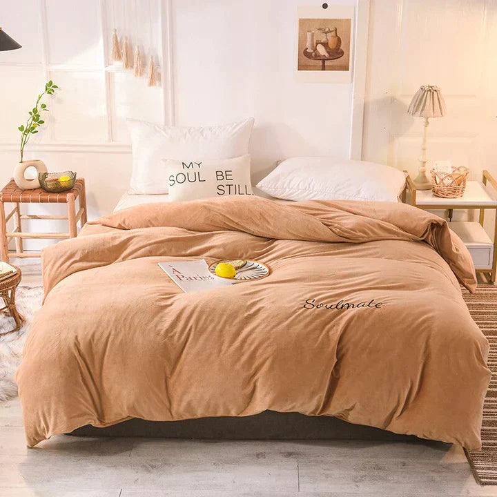 Bedding - Cozy fleece bedding for an unparalleled sleeping experience