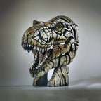 Life-like gorilla figure made of resin for decoration