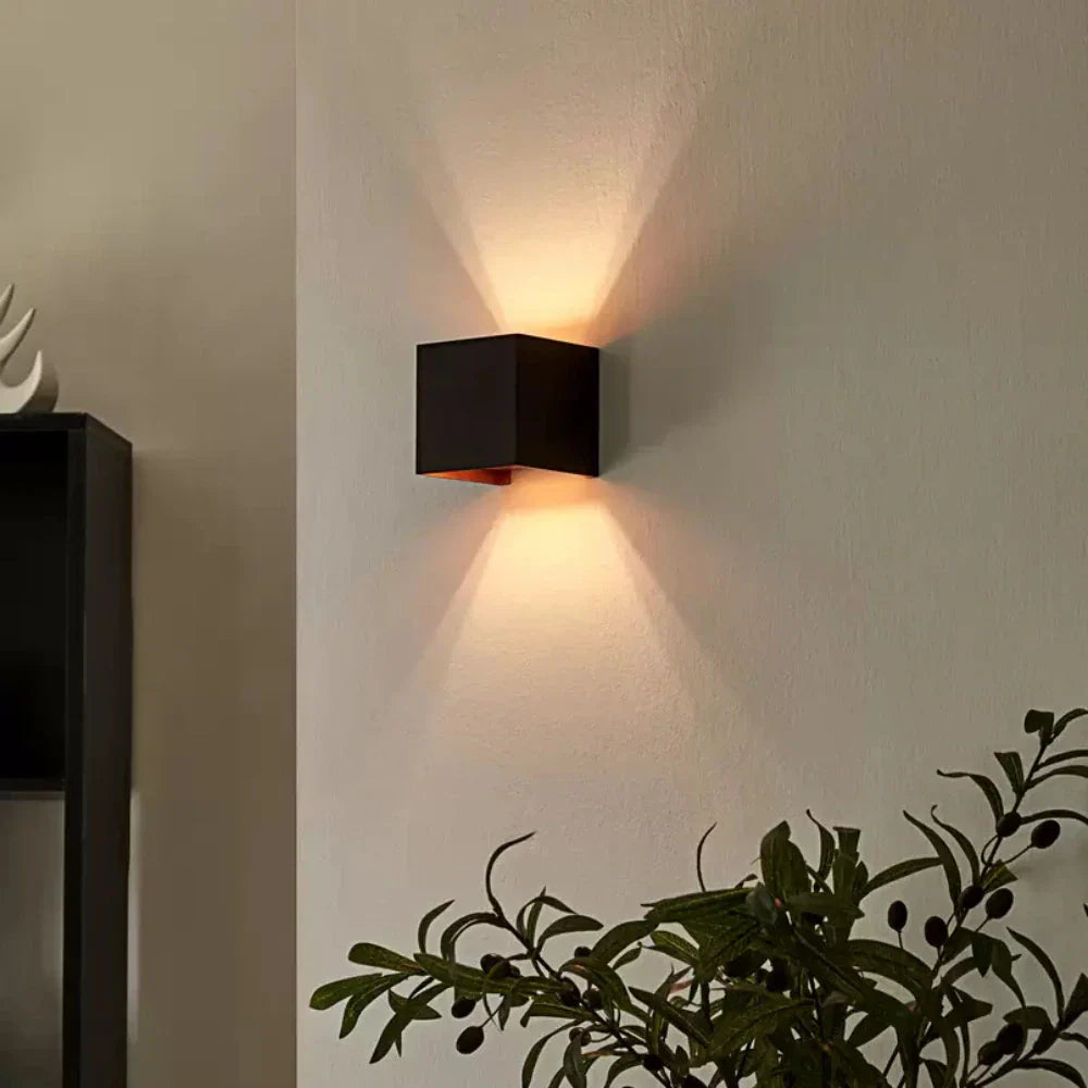 Modern Black Aluminium Wall Light