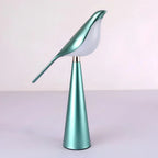 Serene Magpie Light