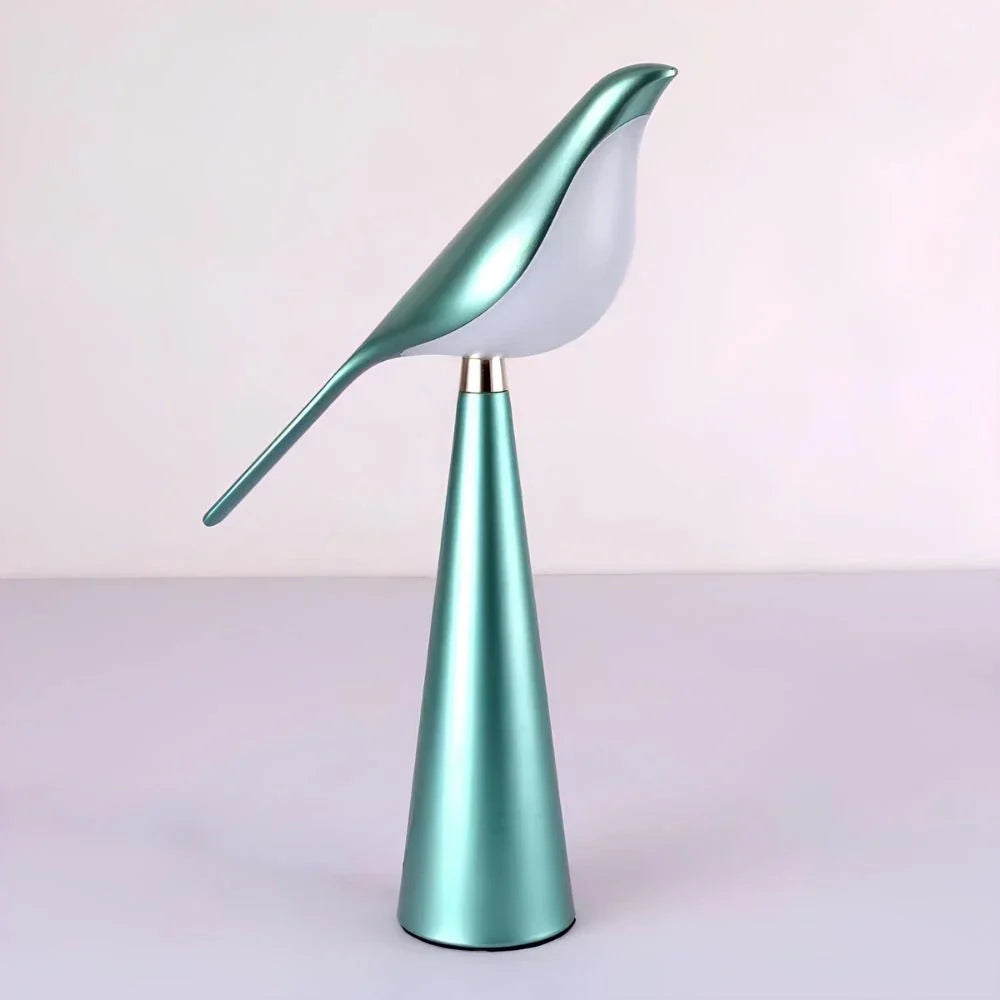 Serene Magpie Light