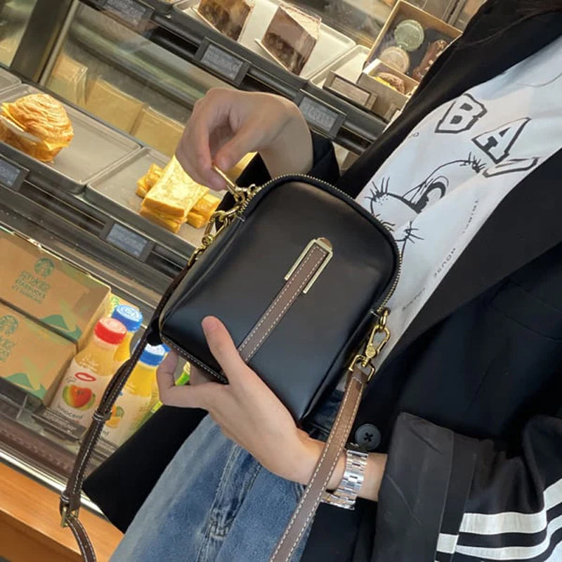 Lightweight Mini Crossbody Bag for the Mobile Phone