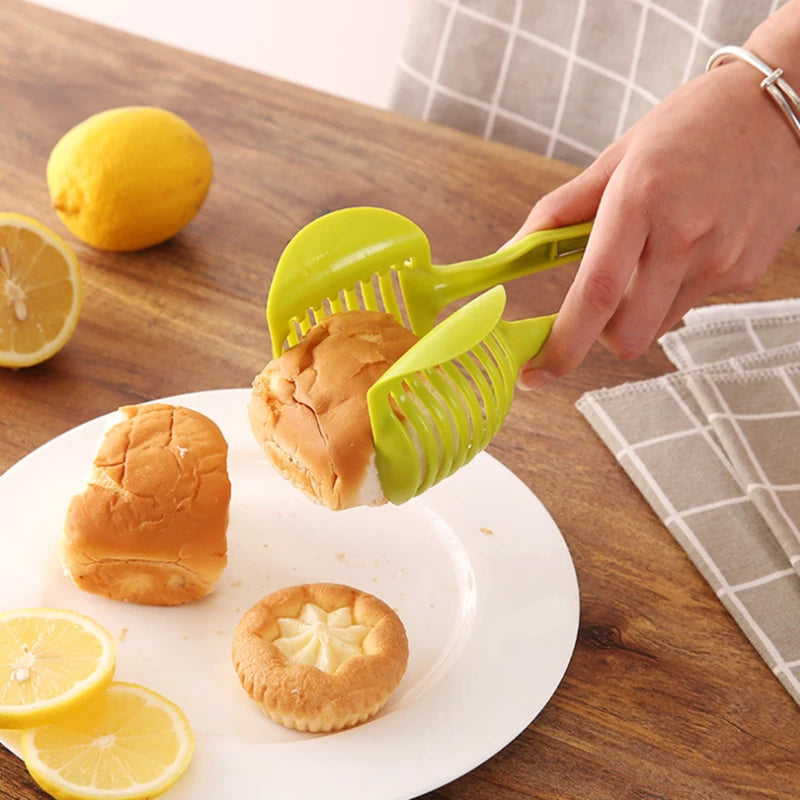 Kitchen cutter cutting clip