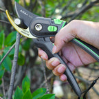 Plant trimming horticultural cutter