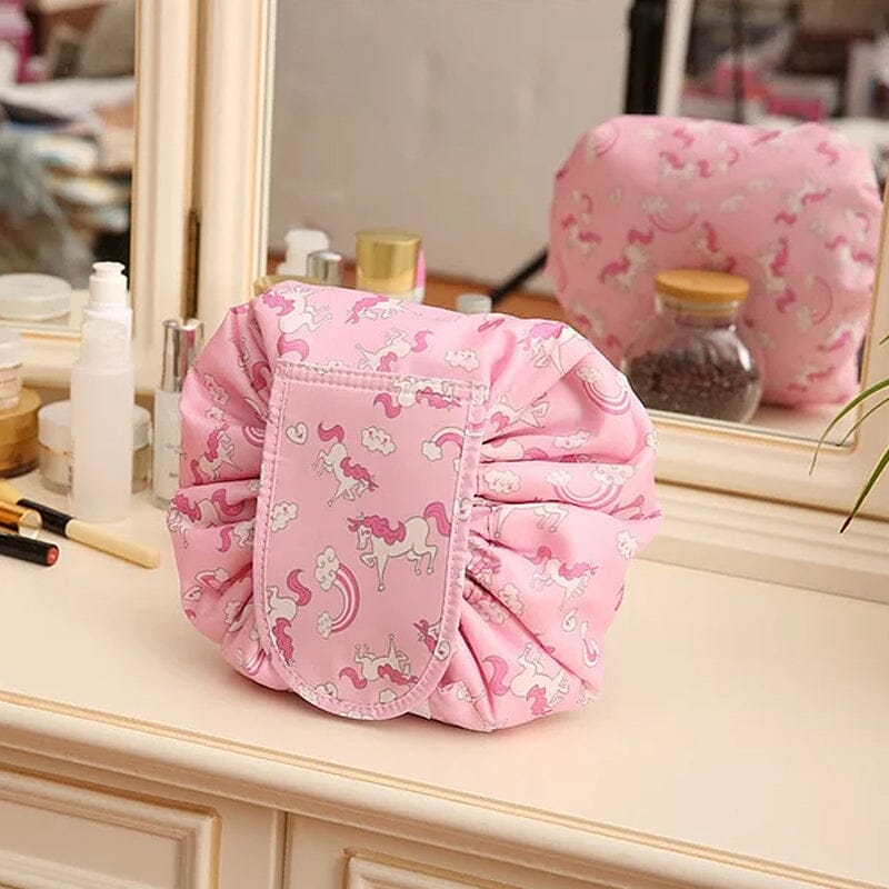 Magic cosmetic pouch