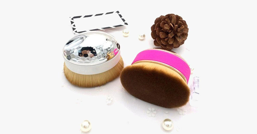 Easy-to-use Palm Oval Brush for perfect blending of makeup