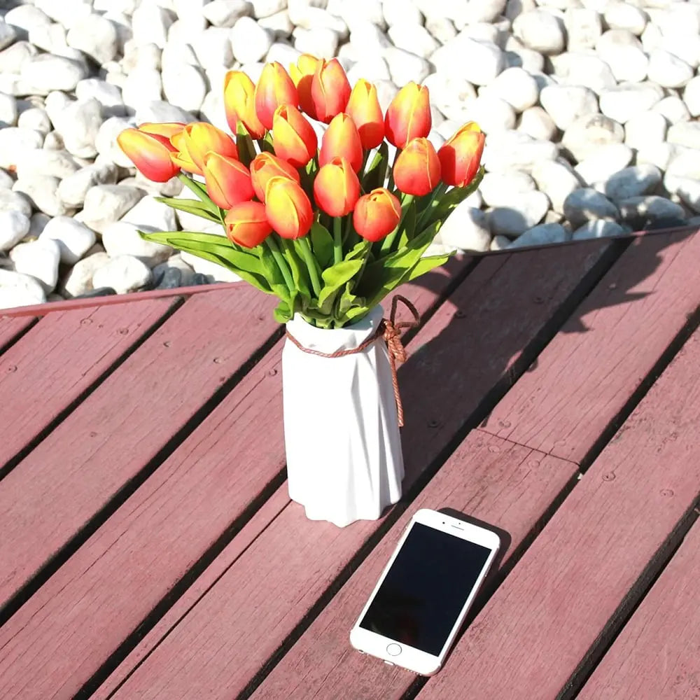 10-piece set artificial tulips made of latex – stylish and durable decorative flowers
