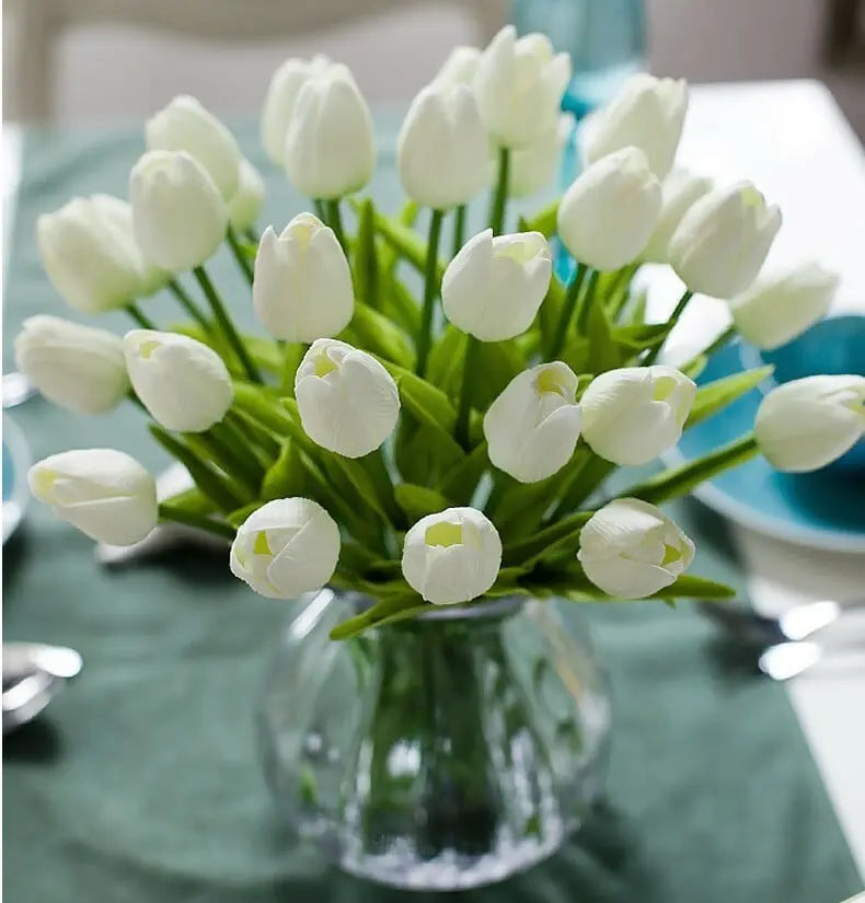 10-piece set artificial tulips made of latex – stylish and durable decorative flowers