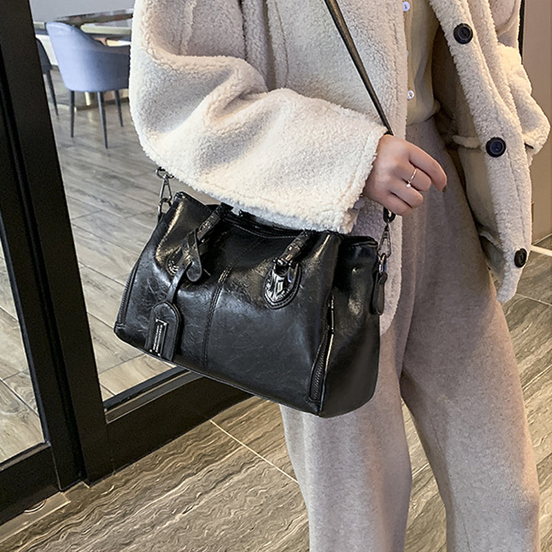 New handbags made of oil wax leather Boston, large tote bag made of soft leather