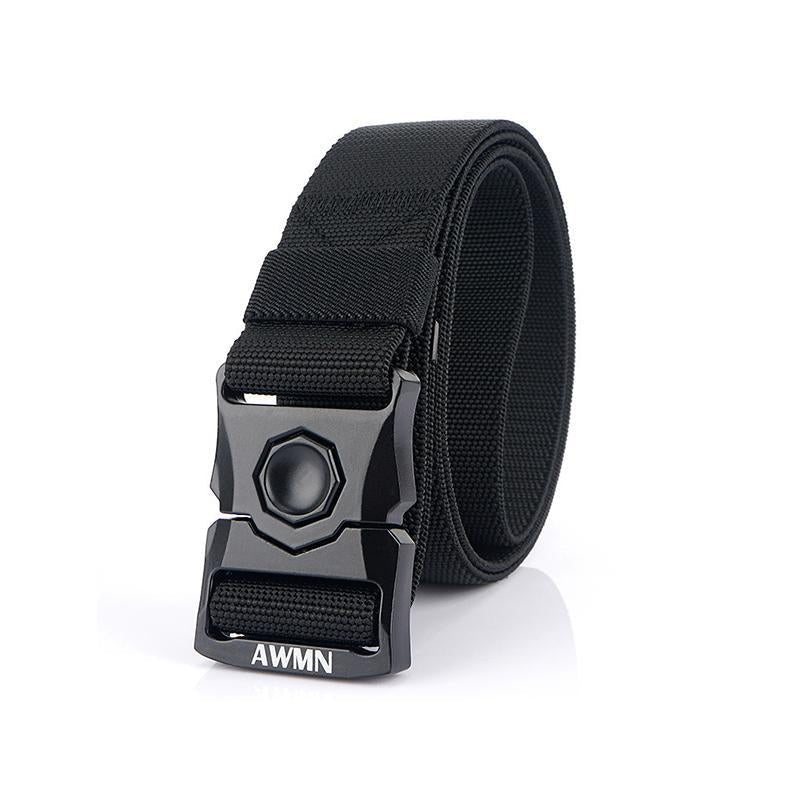 Tactical belt with automatic buckle