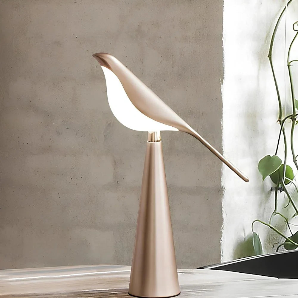 Serene Magpie Light