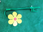 Dancing Daisy Sprinkler – Fun Lawn Sprinkler for Garden and Pets