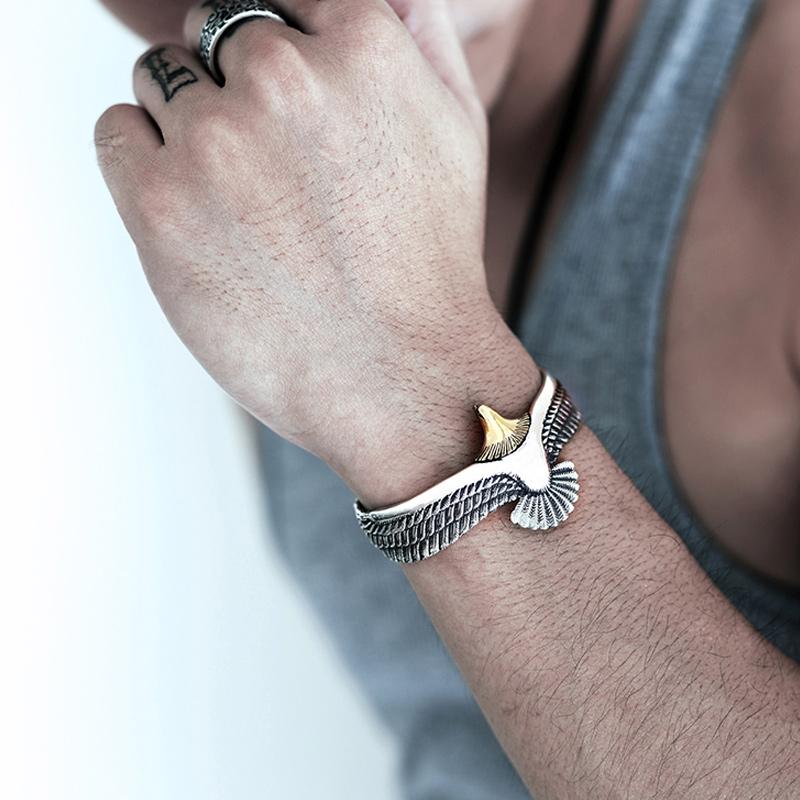 Bracelet in the shape of the special eagle