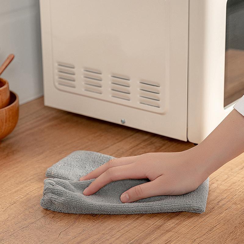 Multifunctional expandable microfiber cloth duster gap wiper