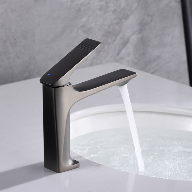 Modern Bathroom Faucet Brass Deep Curve Lever Handle with Faucet Hose