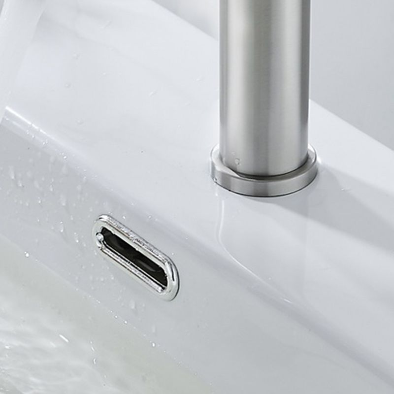 Modern Low Arc Basin Faucet with Single Lever Bathroom Sink Faucet