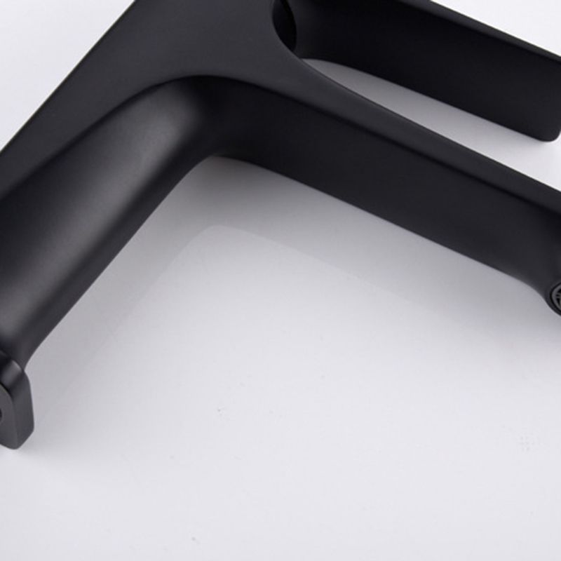 Modern Bathroom Faucet Brass Deep Curve Lever Handle with Faucet Hose
