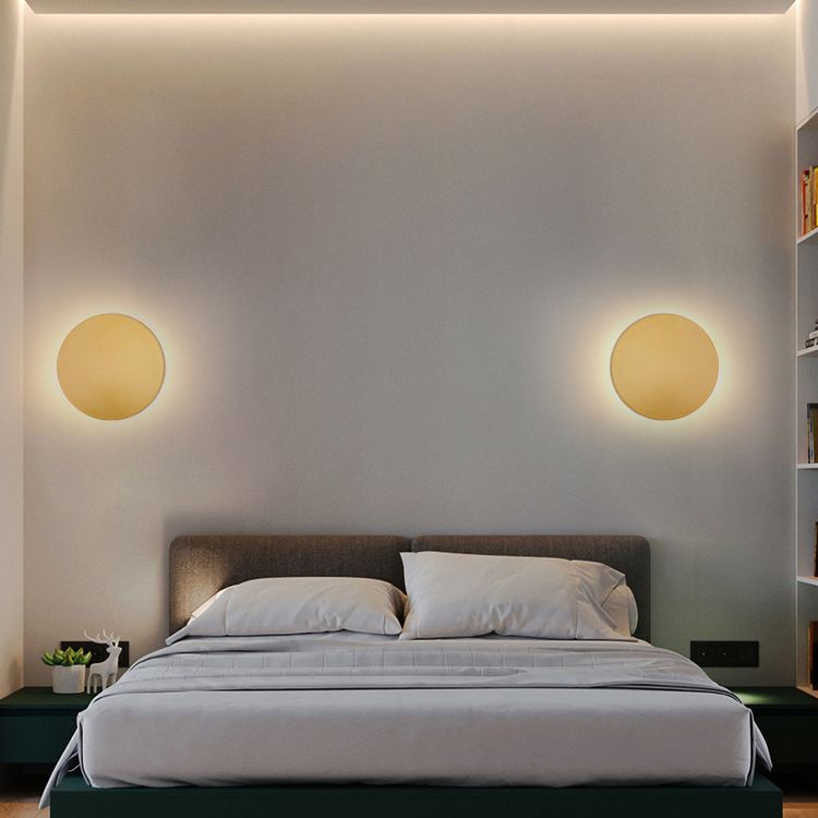 Modern Wall Lamp Made of Metal in Round Shape for Bedroom