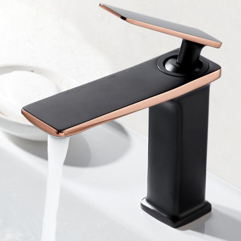 Single Hole Sink Faucet 6.69" H Modern Luxury Sink Faucet