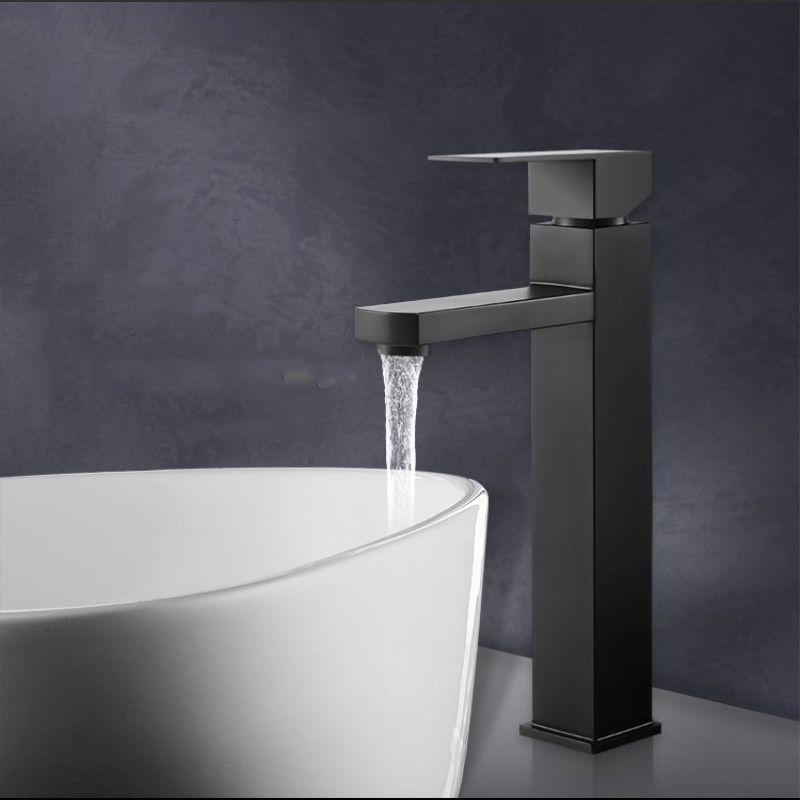 Modern Sink Faucet Centerset Bathroom Sink Faucet in Black