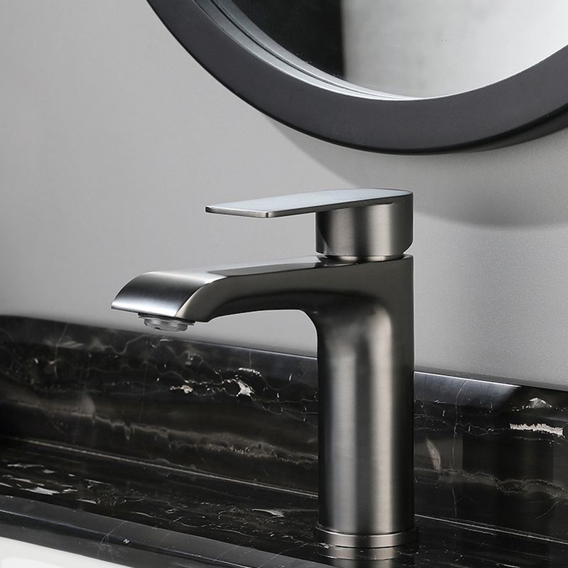 Single handle faucets Glam Style sink faucets for the bathroom
