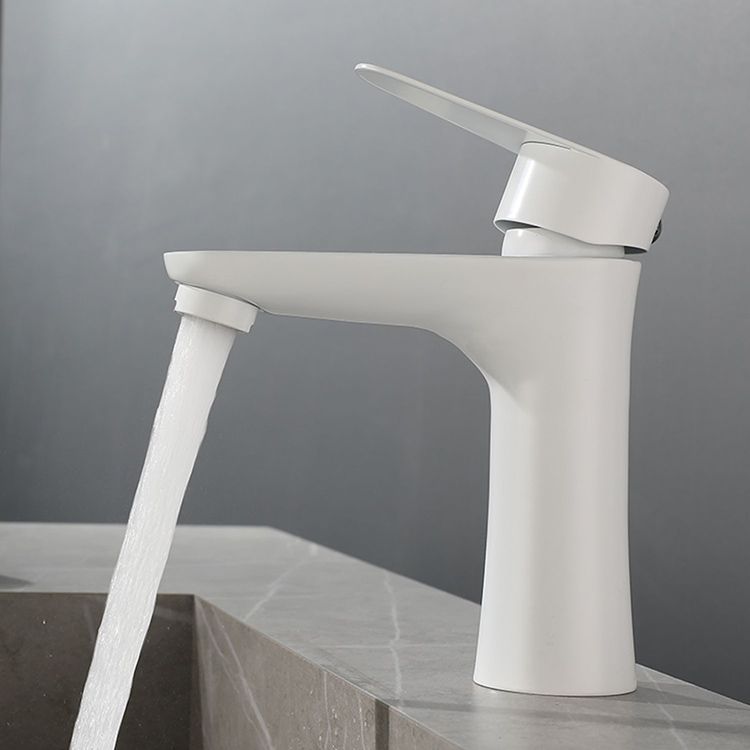 Round Vessel Faucet Lever Handle Stainless Steel Bathroom Faucet with Water Hose