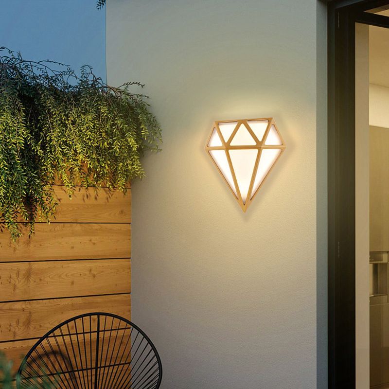 Energy-saving light that will illuminate your garden for many years
