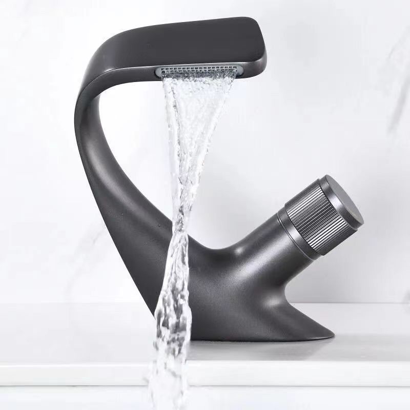Modern Center Connection Faucets Single Lever Faucets with Waterfall Spout