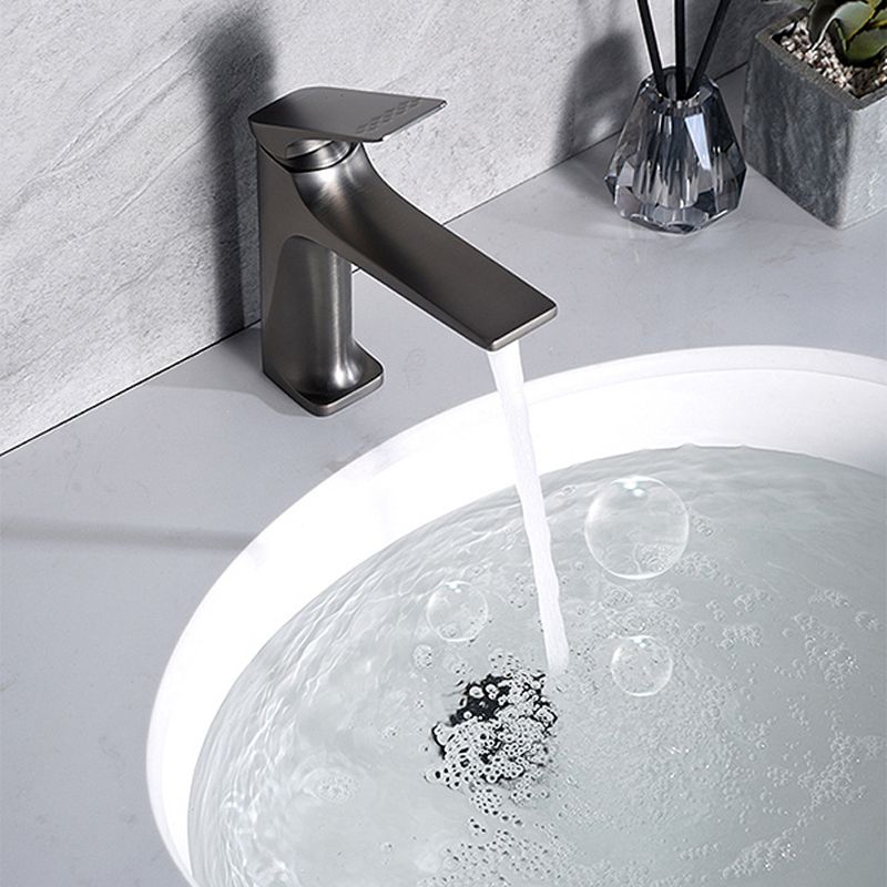Modern Bathroom Faucet Brass Deep Curve Lever Handle with Faucet Hose