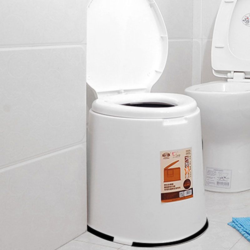 Modern Plastic Floor-Mounted Toilet Bowl with Seat for the Bathroom