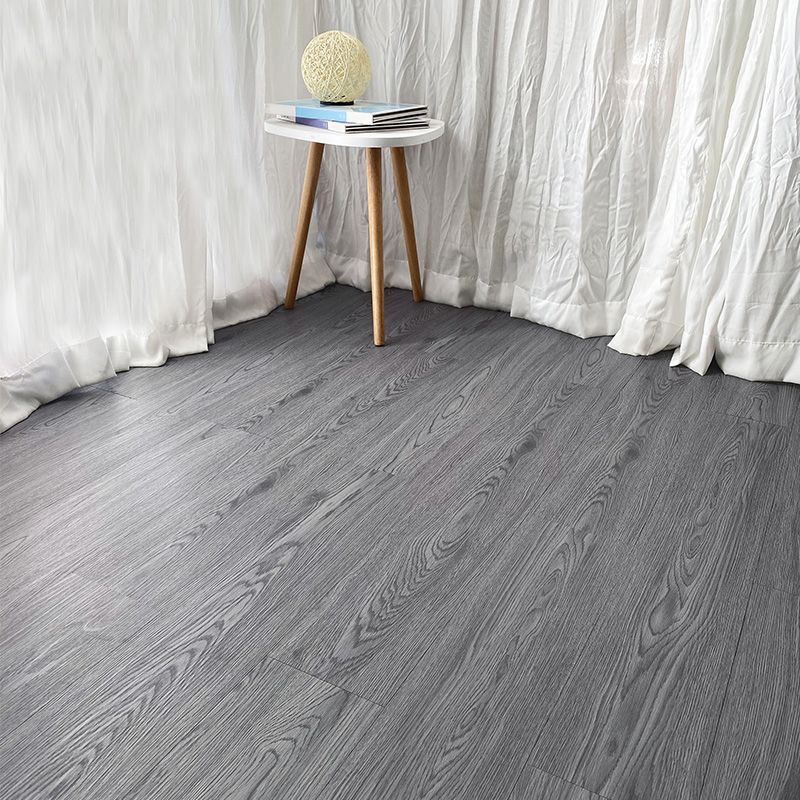 Scratch-resistant PVC flooring Self-adhesive Wood look Waterproof PVC flooring