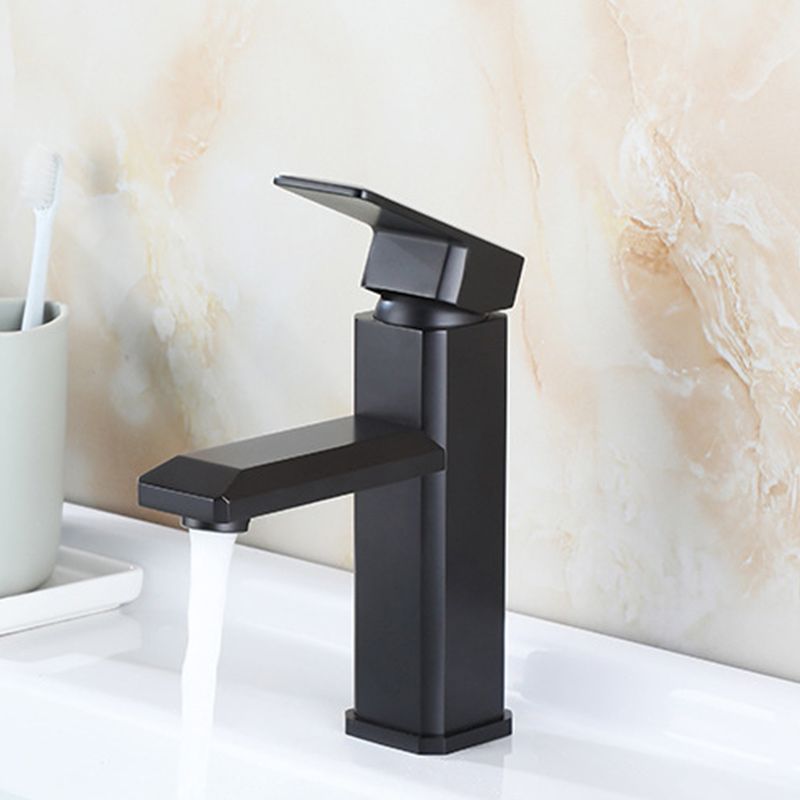 Single Hole Faucet 6.69" H Modern Low Arc Bathroom Faucet