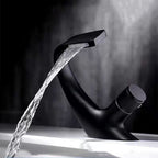 Modern Center Connection Faucets Single Lever Faucets with Waterfall Spout
