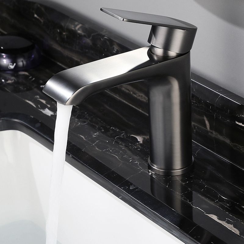 Single handle faucets Glam Style sink faucets for the bathroom