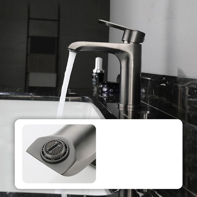Single handle faucets Glam Style sink faucets for the bathroom