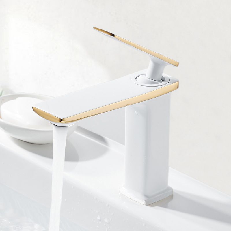 Single Hole Sink Faucet 6.69" H Modern Luxury Sink Faucet
