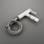 Contemporary Single Handle Faucet Retractable Sink Faucet with Lever Handle